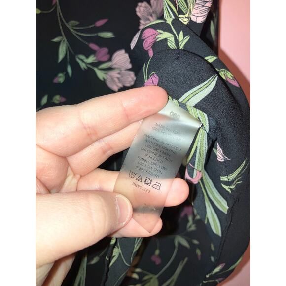 Vince Camuto Floral Boho V-neck Sleeveless Blouse 1X - Picture 3 of 6